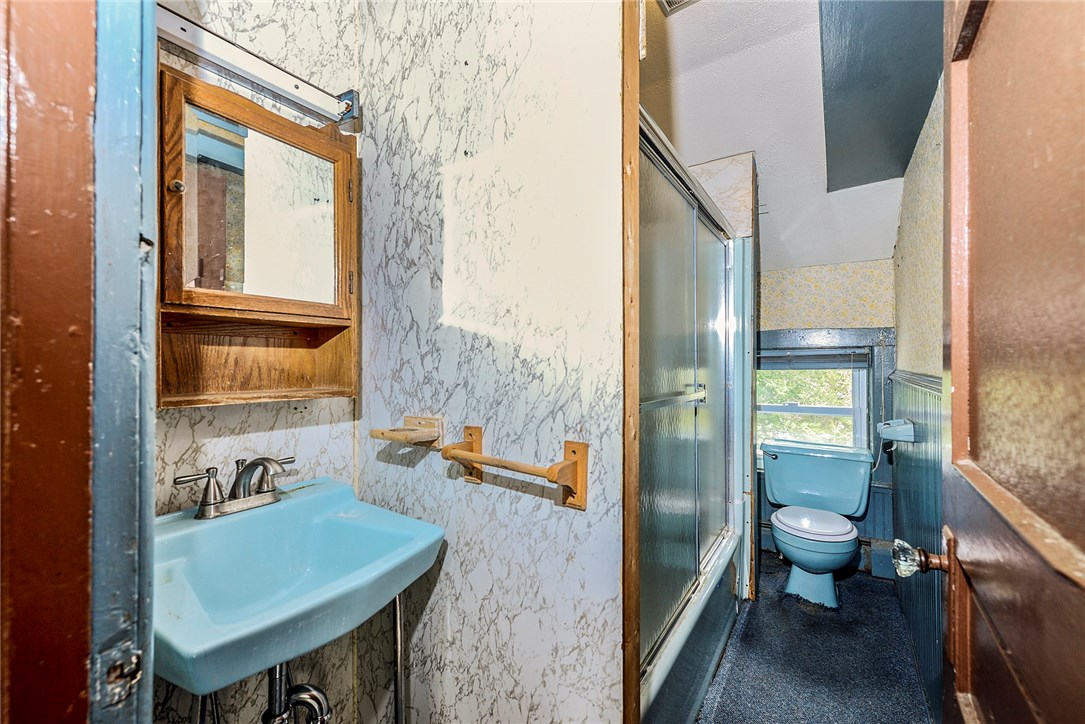 958 Lower River Road Lincoln, RI 02865 - Photo 26 of 30 2nd floor full bath