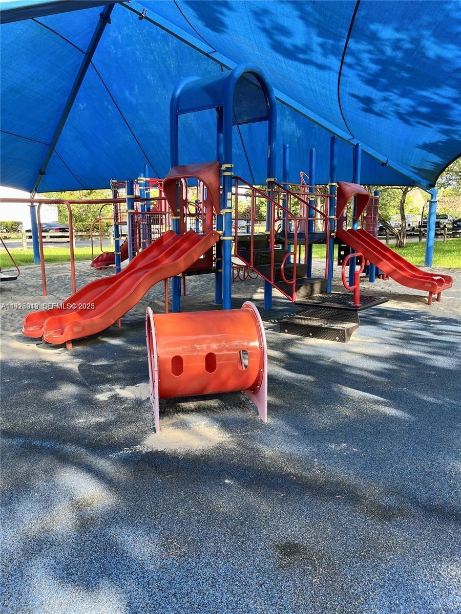 7220 Southwest 94th Place, Unit G4 Miami, FL 33173 - Photo 4 of 12