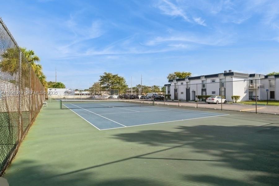 7220 Southwest 94th Place, Unit G4 Miami, FL 33173 - Photo 7 of 12 a view of a city