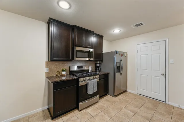 $1,800 | 2202 Cherryville Drive, Houston, TX 77038