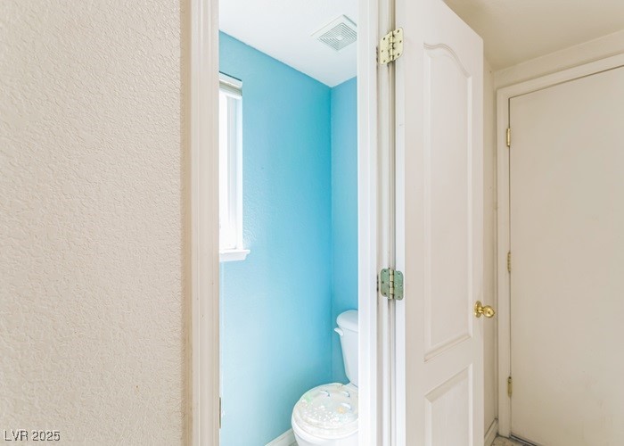 17710 Fairfax Court Reno, NV 89508 - Photo 19 of 19 Bathroom with toilet and a textured wall