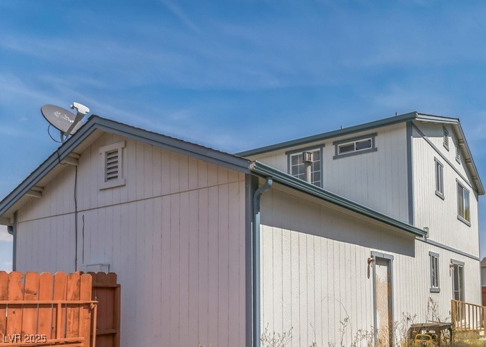 17710 Fairfax Court Reno, NV 89508 - Photo 2 of 19 View of side of property