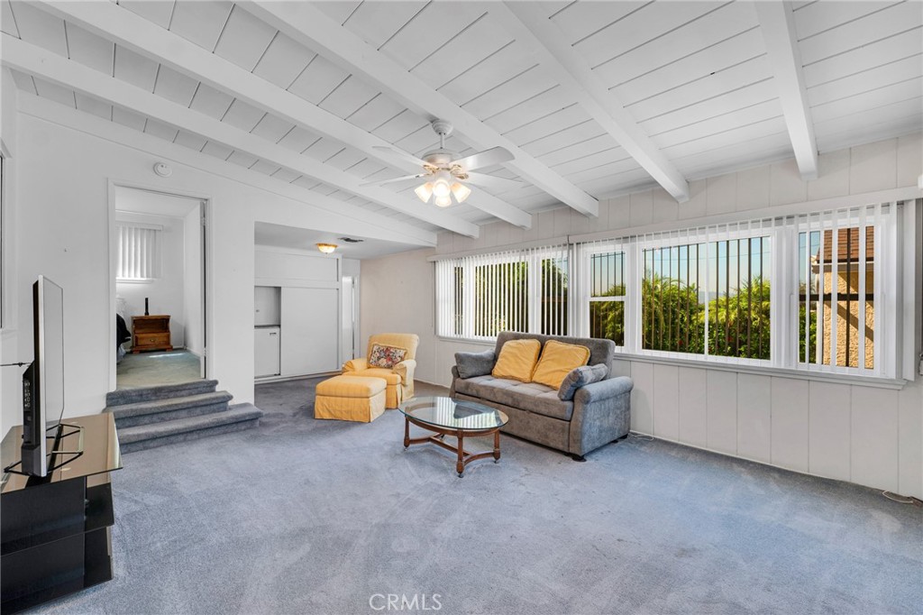 2107 Jolley Drive Burbank, CA 91504 - Photo 14 of 33 a living room with furniture and a flat screen tv