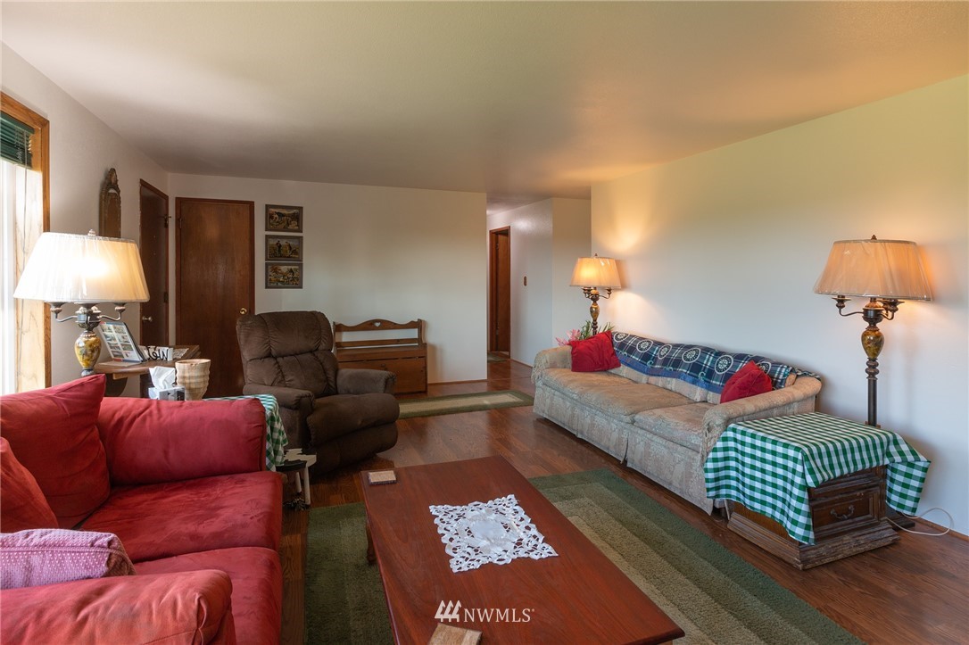 6918 Skipley Road Snohomish, WA 98290 - Photo 5 of 24