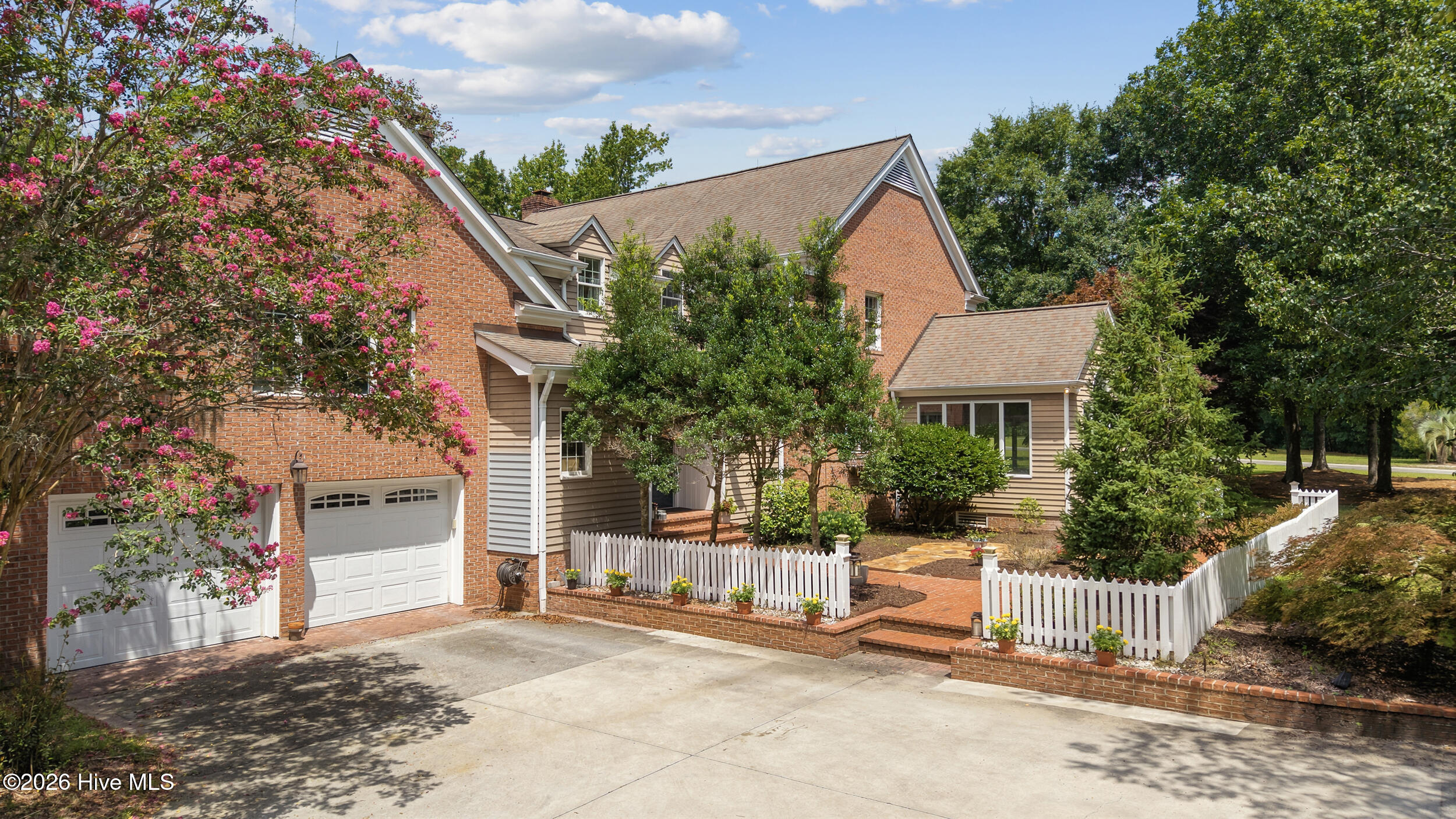409 Whitebridge Road Hampstead, NC 28443 - Photo 4 of 38 Gallery Image 4