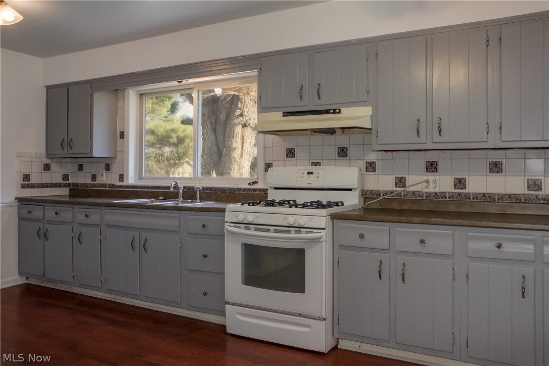1588 Faye Road Akron, OH 44306 - Photo 5 of 33 Gallery Image 5