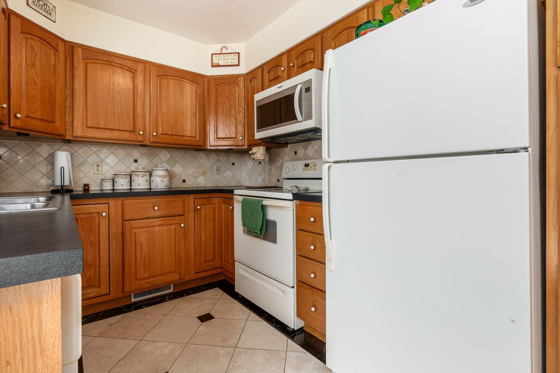 19531 Kalklosch Road Logan, OH 43138 - Photo 9 of 36 Kitchen