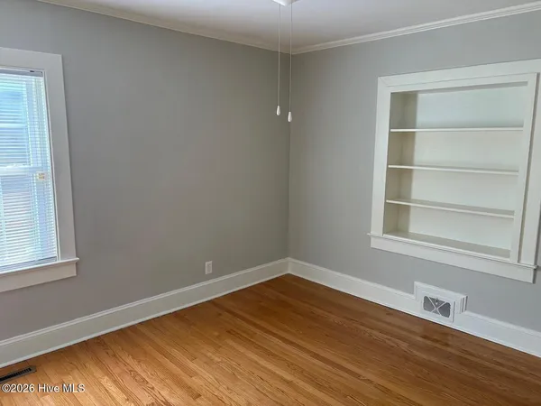 $2,000 | 1715 South Elm Street, Greenville, NC 27858