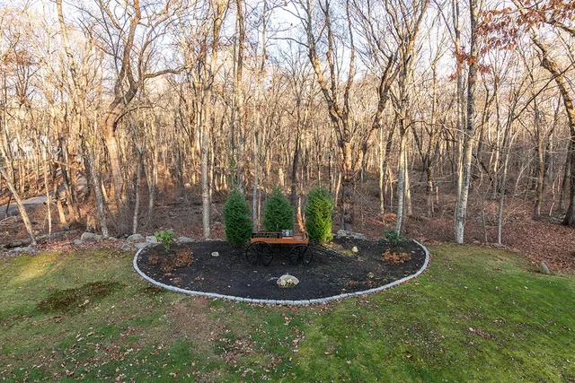 $399,900 | 55 Pardon's Wood Lane, East Greenwich, RI 02818