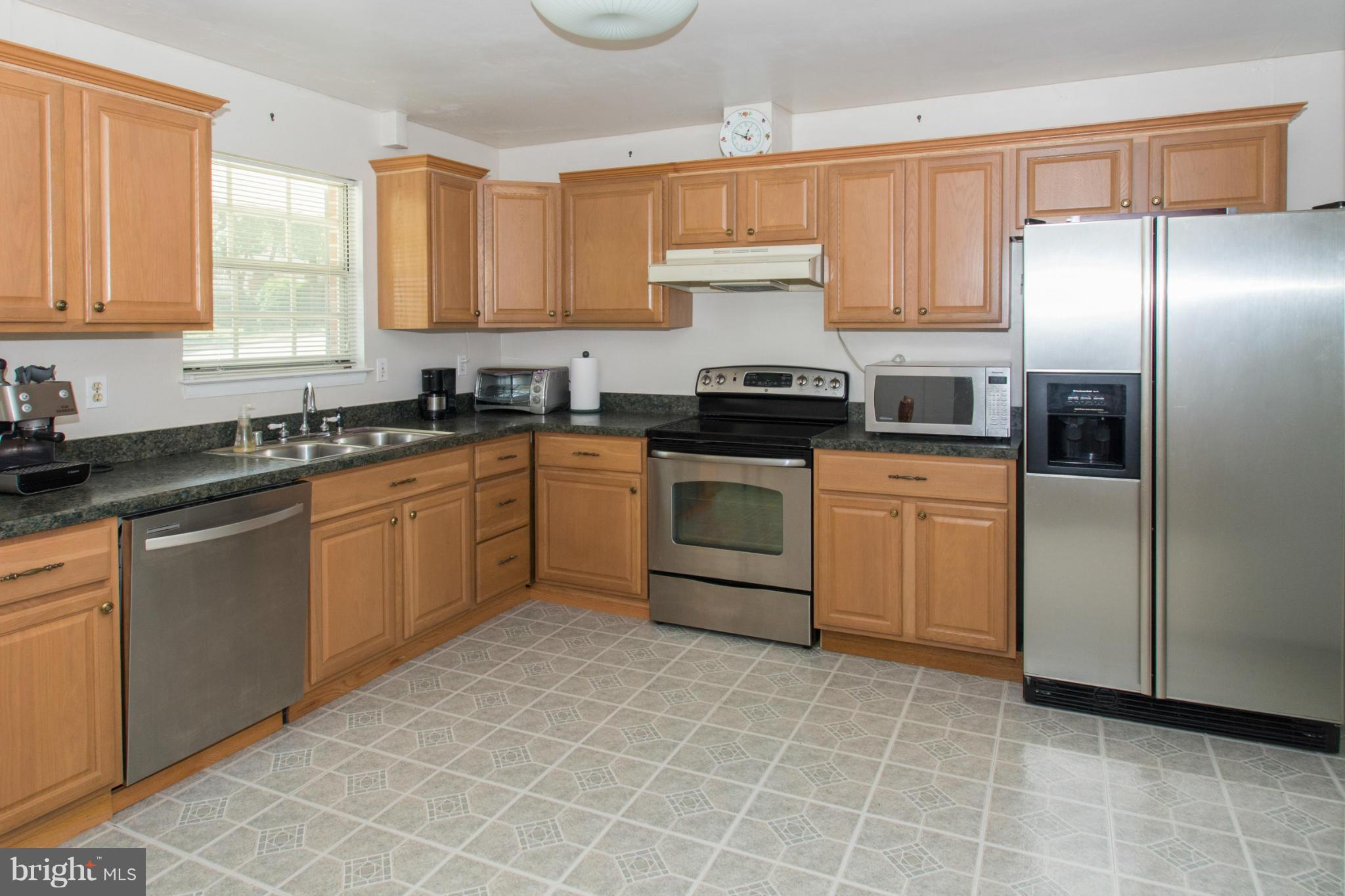 9124 Waltham Woods Road Baltimore, MD 21234 - Photo 12 of 27 Kitchen