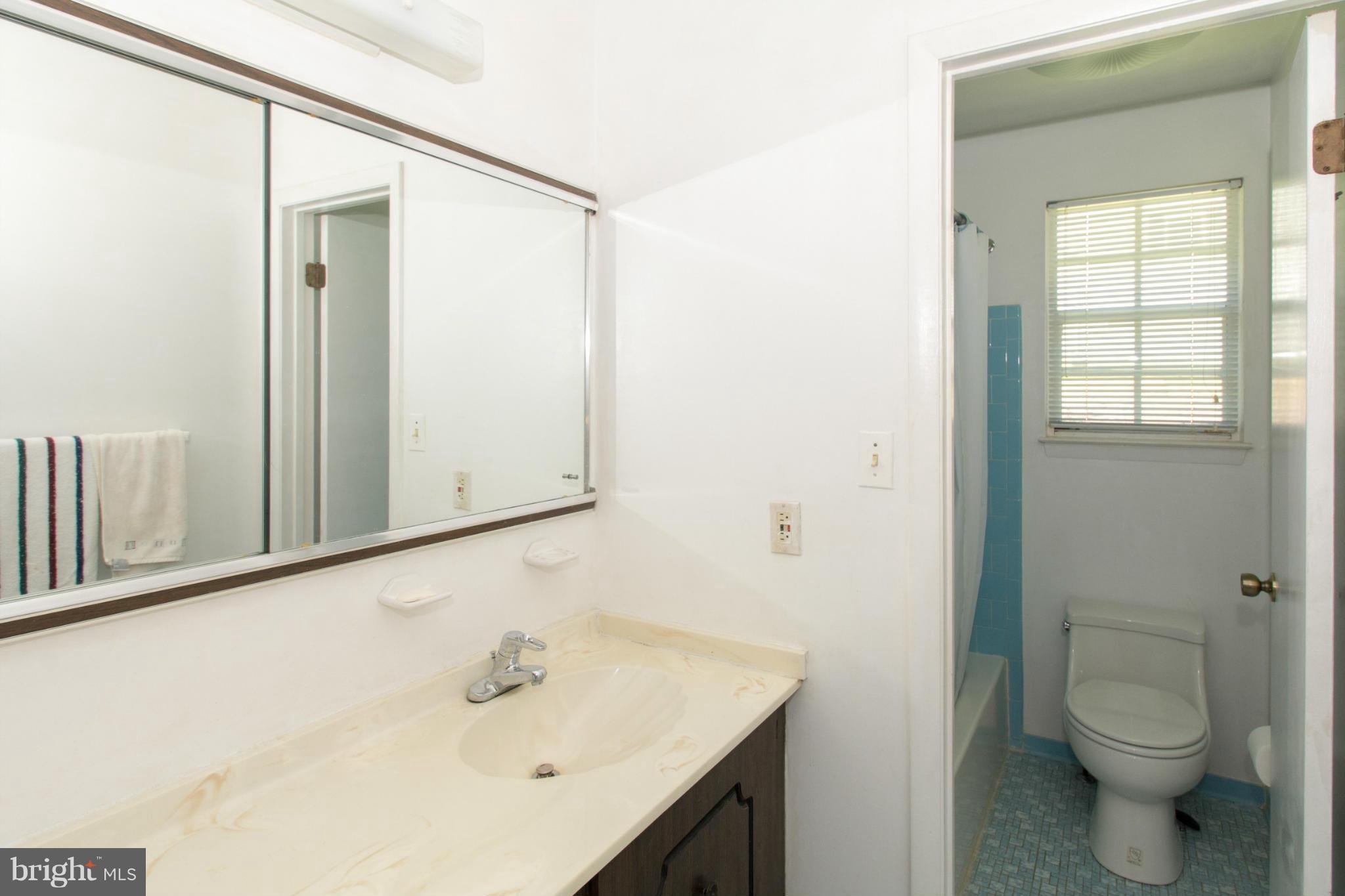 9124 Waltham Woods Road Baltimore, MD 21234 - Photo 17 of 27 Bath (Master)
