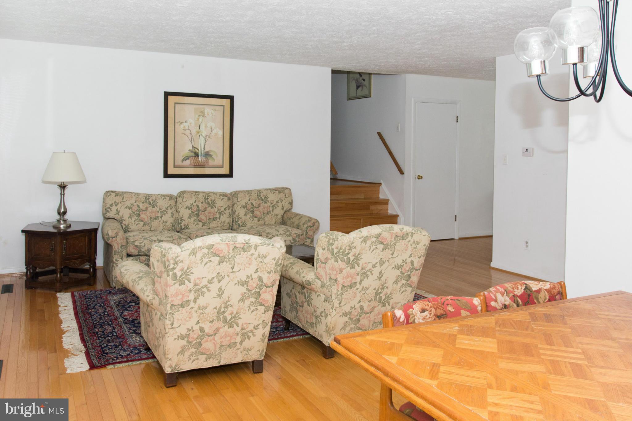 9124 Waltham Woods Road Baltimore, MD 21234 - Photo 7 of 27 Living Room