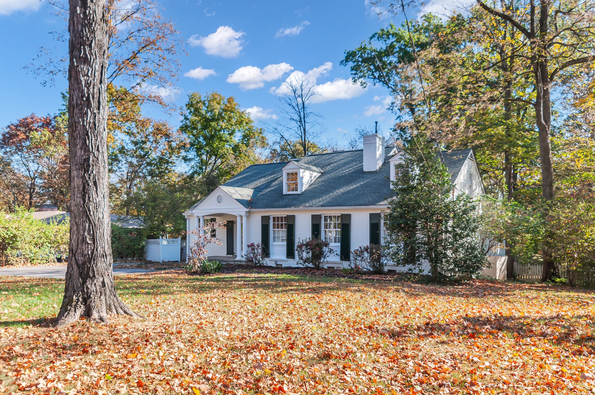 4206 Sneed Road Nashville, TN 37215 - Photo 2 of 56 a front view of house with yard