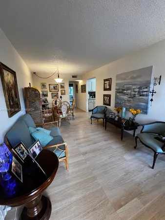 $1,900 | 1551 Southwest 135th Terrace, Unit 111G, Pembroke Pines, FL 33027