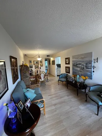 $1,900 | 1551 Southwest 135th Terrace, Unit 111G, Pembroke Pines, FL 33027