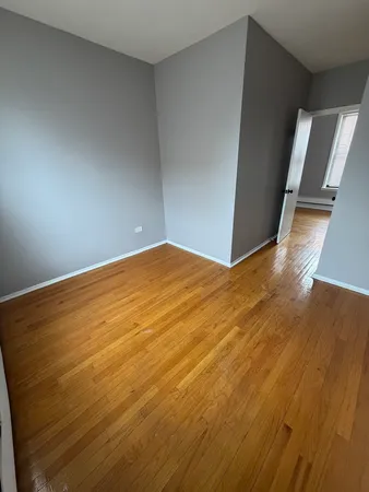 $1,800 | 10401 South Ewing Avenue, Unit 1R, Chicago, IL 60617