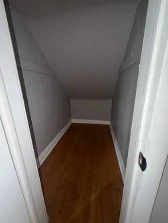 $1,800 | 10401 South Ewing Avenue, Unit 1R, Chicago, IL 60617