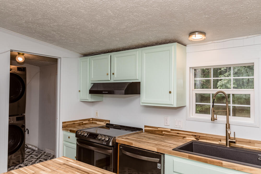2060 Cedar Road Stamping Ground, KY 40379 - Photo 14 of 37 Kitchen