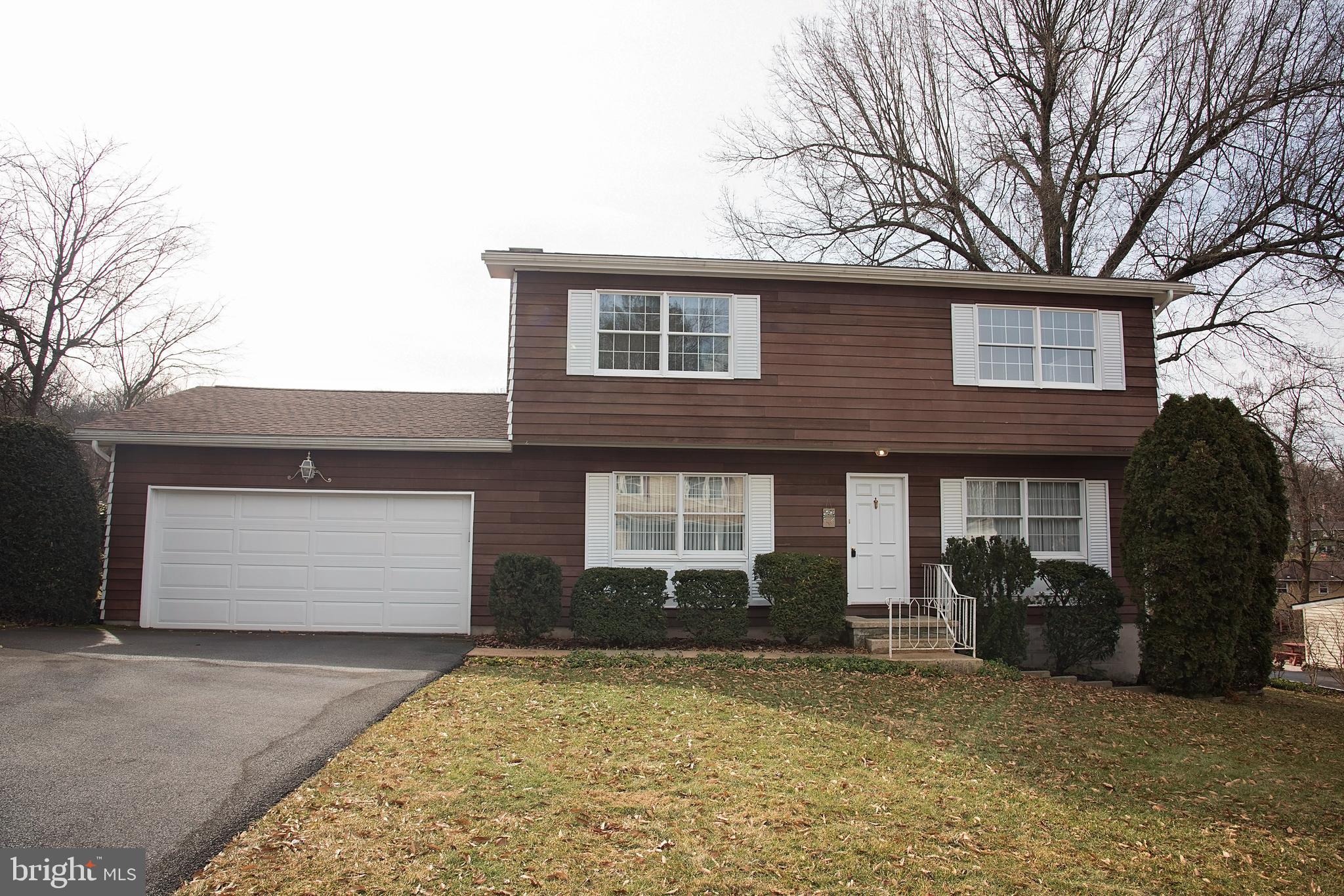 156 Castleton Drive Reading, PA 19607 - Photo 1 of 31