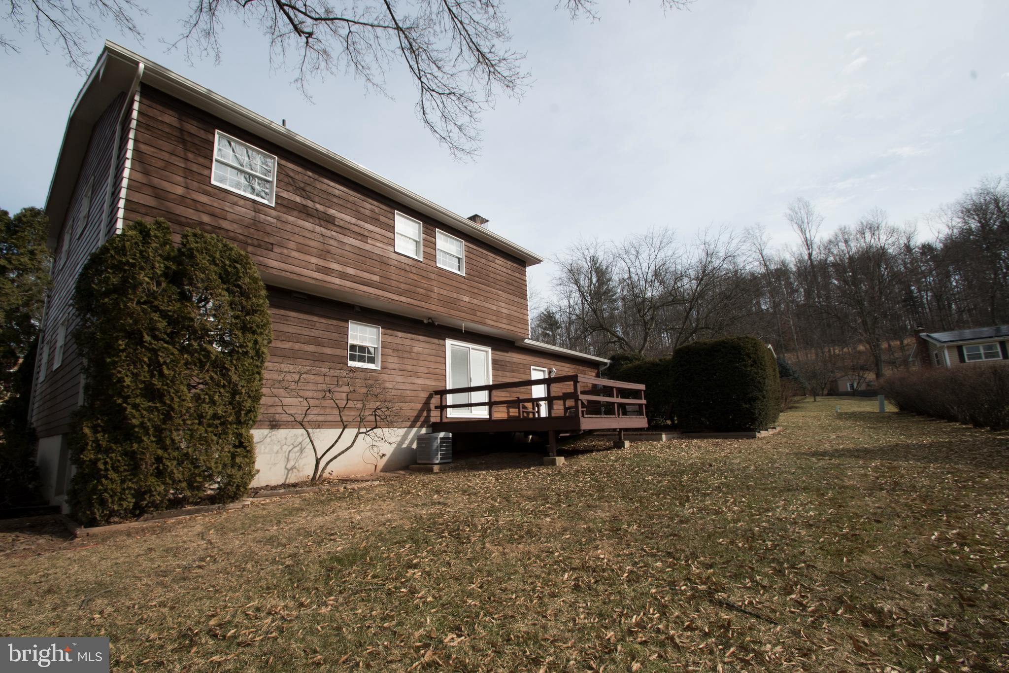 156 Castleton Drive Reading, PA 19607 - Photo 25 of 31