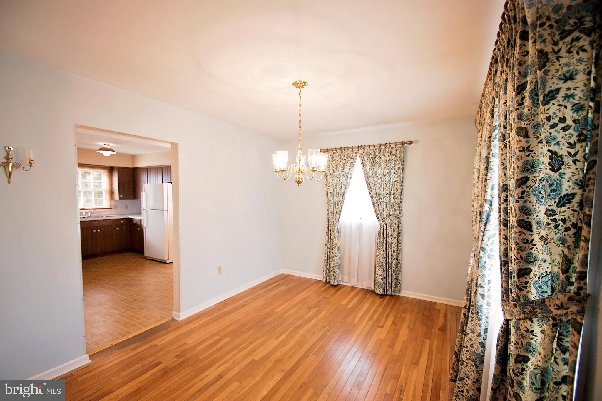 156 Castleton Drive Reading, PA 19607 - Photo 4 of 31 Dining Room