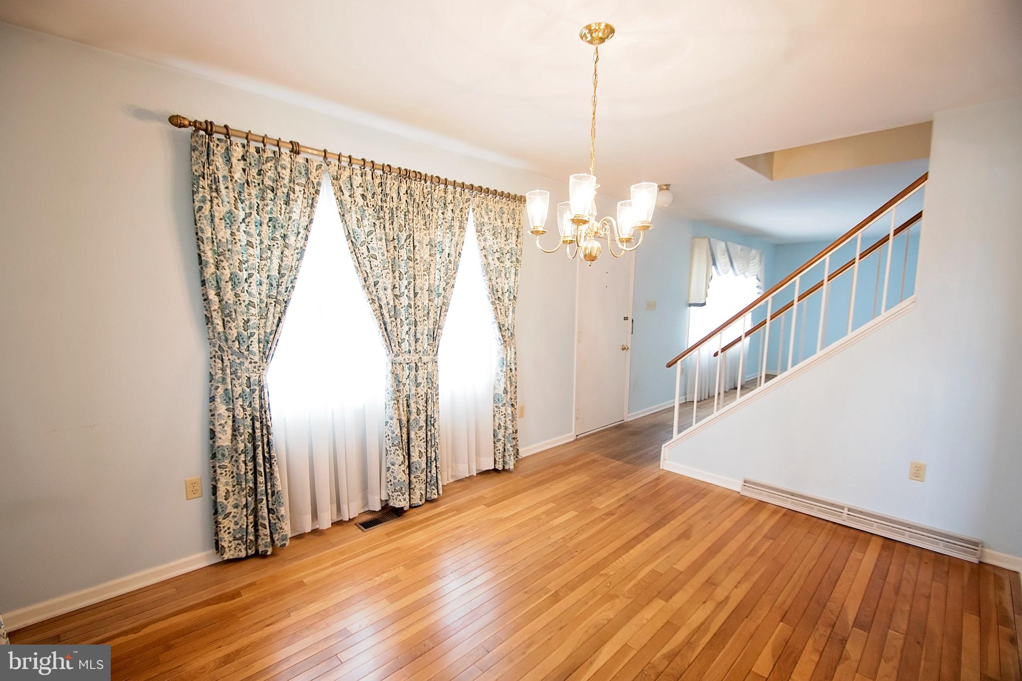 156 Castleton Drive Reading, PA 19607 - Photo 6 of 31 Dining Room