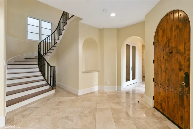 a view of entryway with interior