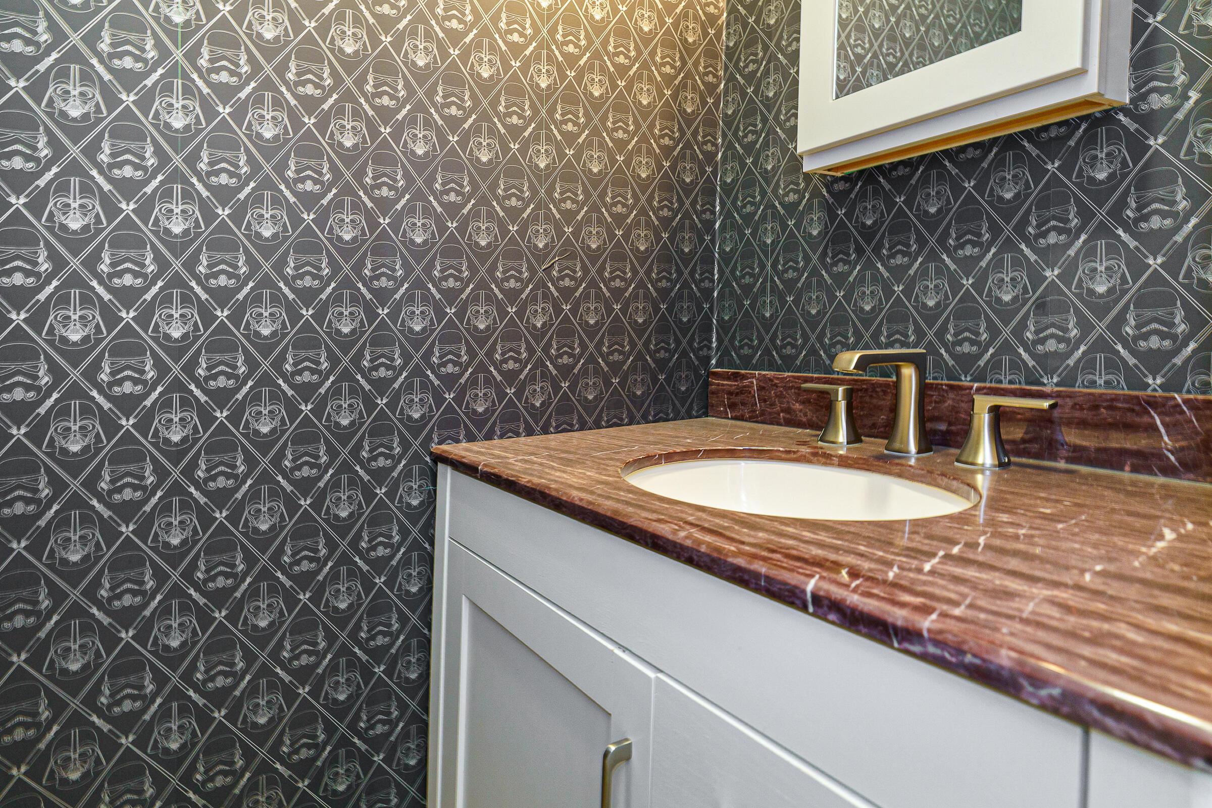 24 Brighton Road Columbus, OH 43202 - Photo 21 of 44 Half bath