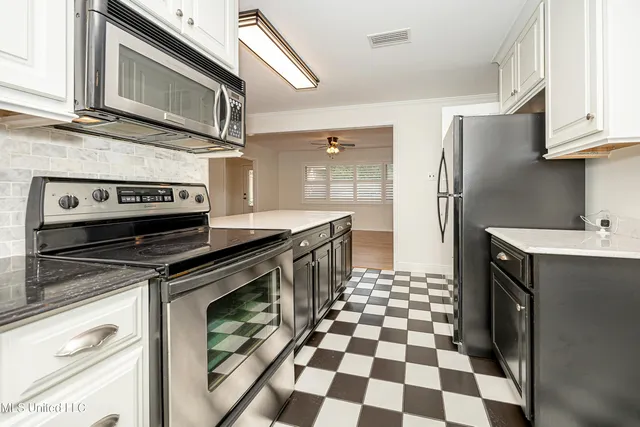 $559,000 | 1107 Le Badine Court, Ocean Springs, MS 39564