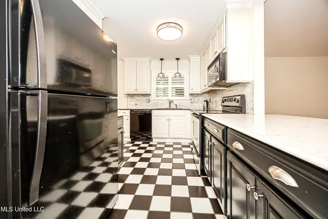 $559,000 | 1107 Le Badine Court, Ocean Springs, MS 39564