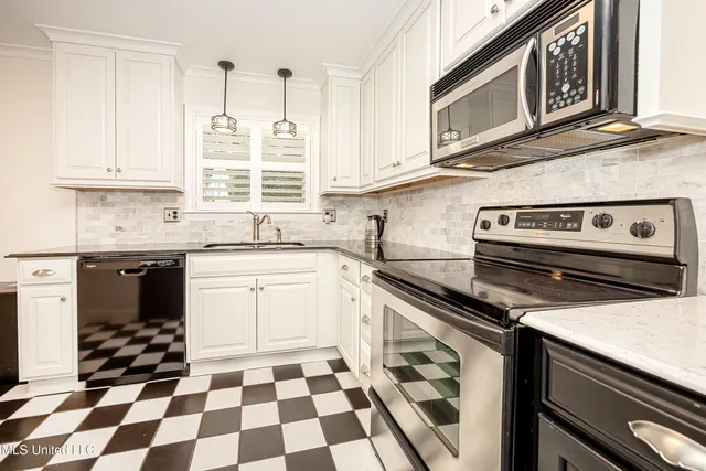 $559,000 | 1107 Le Badine Court, Ocean Springs, MS 39564