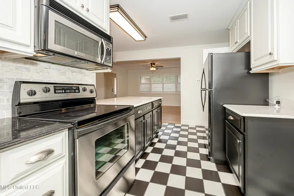 $539,000 | 1107 Le Badine Court, Ocean Springs, MS 39564