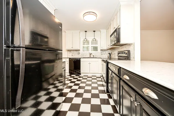 $539,000 | 1107 Le Badine Court, Ocean Springs, MS 39564