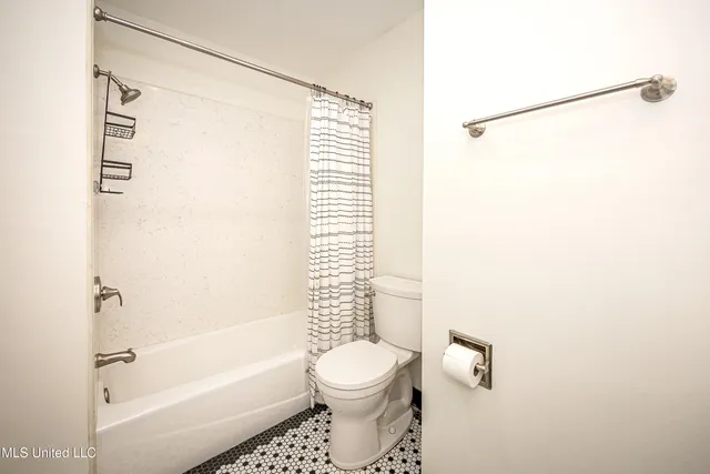 $559,000 | 1107 Le Badine Court, Ocean Springs, MS 39564