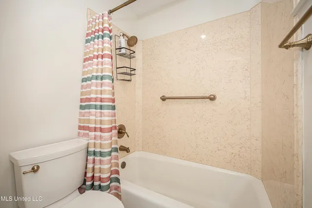 $559,000 | 1107 Le Badine Court, Ocean Springs, MS 39564