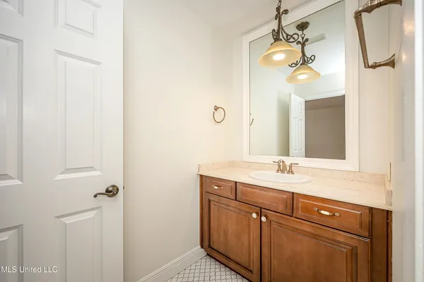 $539,000 | 1107 Le Badine Court, Ocean Springs, MS 39564