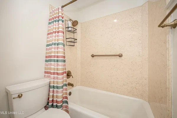 $539,000 | 1107 Le Badine Court, Ocean Springs, MS 39564