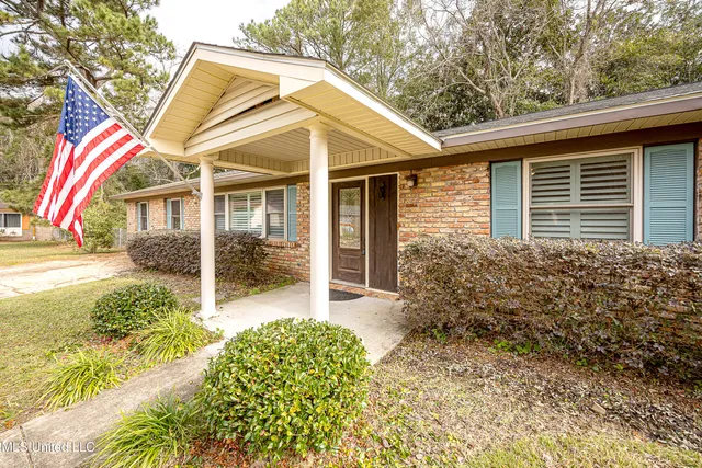 $559,000 | 1107 Le Badine Court, Ocean Springs, MS 39564