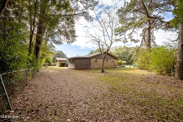 $539,000 | 1107 Le Badine Court, Ocean Springs, MS 39564