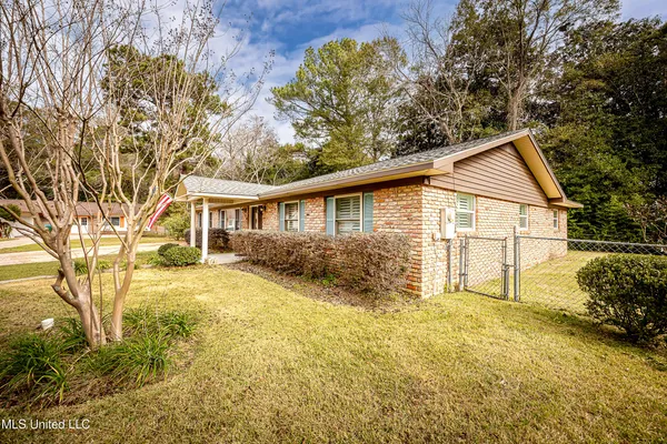 $539,000 | 1107 Le Badine Court, Ocean Springs, MS 39564