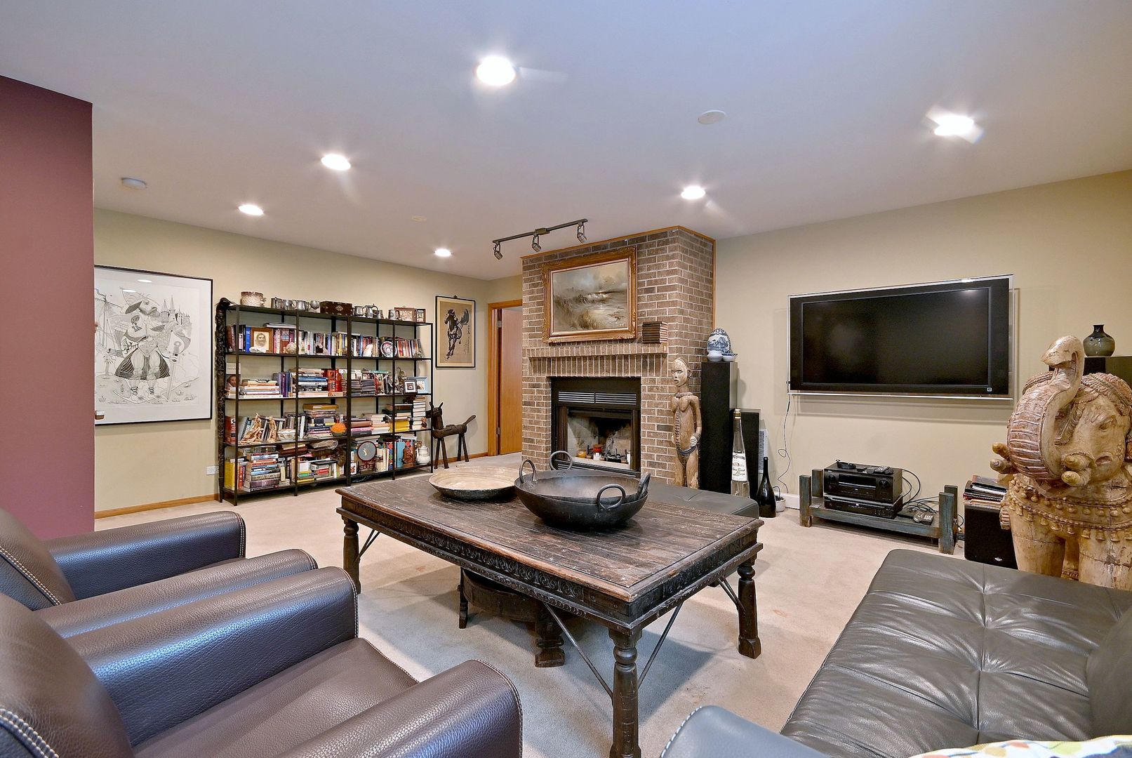 2350 North Sayre Avenue, Unit G Chicago, IL 60707 - Photo 20 of 30 a living room with furniture and a flat screen tv
