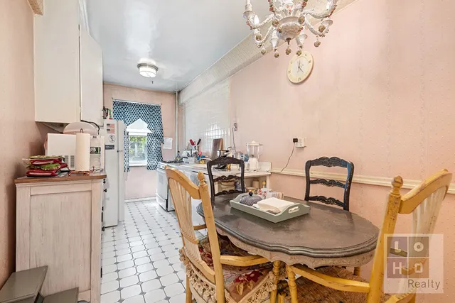 $709,000 | 550 Grand Street, Unit J2F | Lower East Side