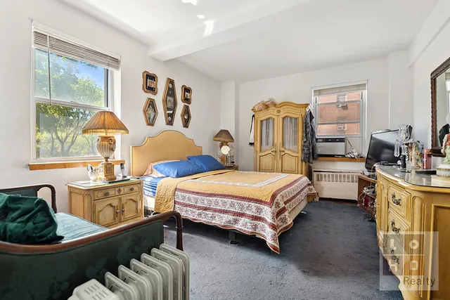 $709,000 | 550 Grand Street, Unit J2F | Lower East Side