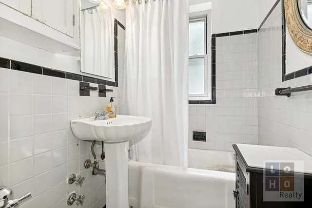 $709,000 | 550 Grand Street, Unit J2F | Lower East Side