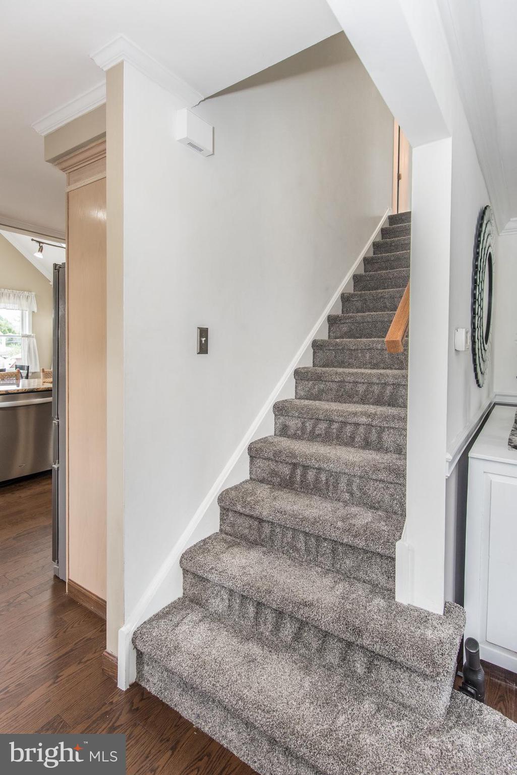 518 Stewart Road Hatboro, PA 19040 - Photo 52 of 103 2nd Floor Stairway