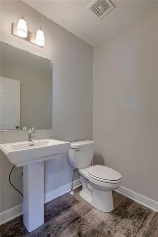 $2,600 | 3735 Southwest Knoxville Court, Lee's Summit, MO 64082