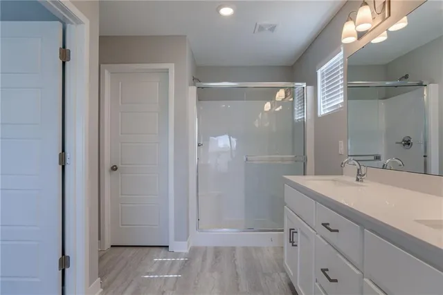 $2,600 | 3735 Southwest Knoxville Court, Lee's Summit, MO 64082