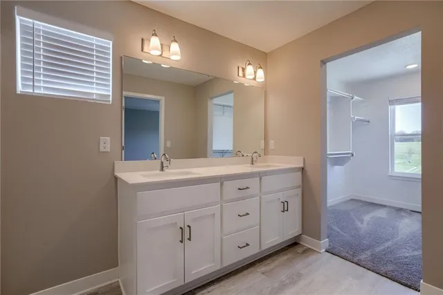 $2,600 | 3735 Southwest Knoxville Court, Lee's Summit, MO 64082