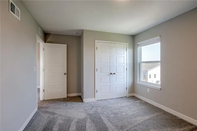 $2,600 | 3735 Southwest Knoxville Court, Lee's Summit, MO 64082