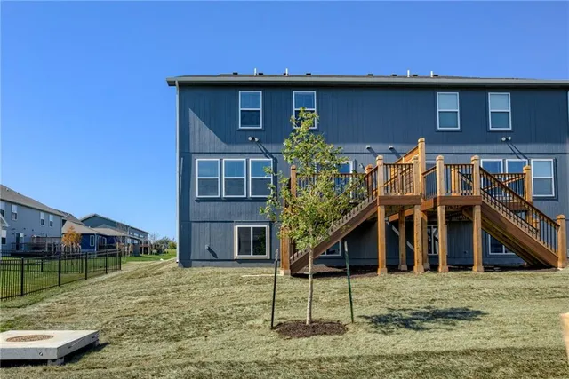 $2,600 | 3735 Southwest Knoxville Court, Lee's Summit, MO 64082